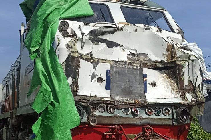 KA Pandalungan Tertabrak Truk di Pasuruan, KAI Pertimbangkan Gugat Perdata