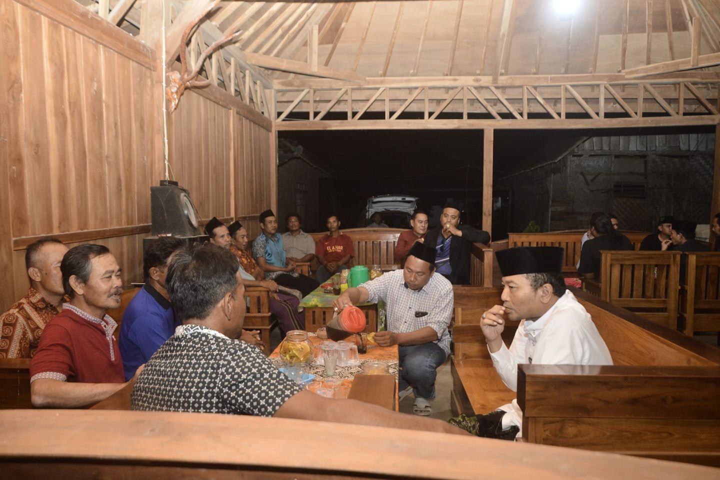 Blusukan ke Pinggir Alas Purwo, Cabup Banyuwangi Gus Makki Temui Warga Erfach