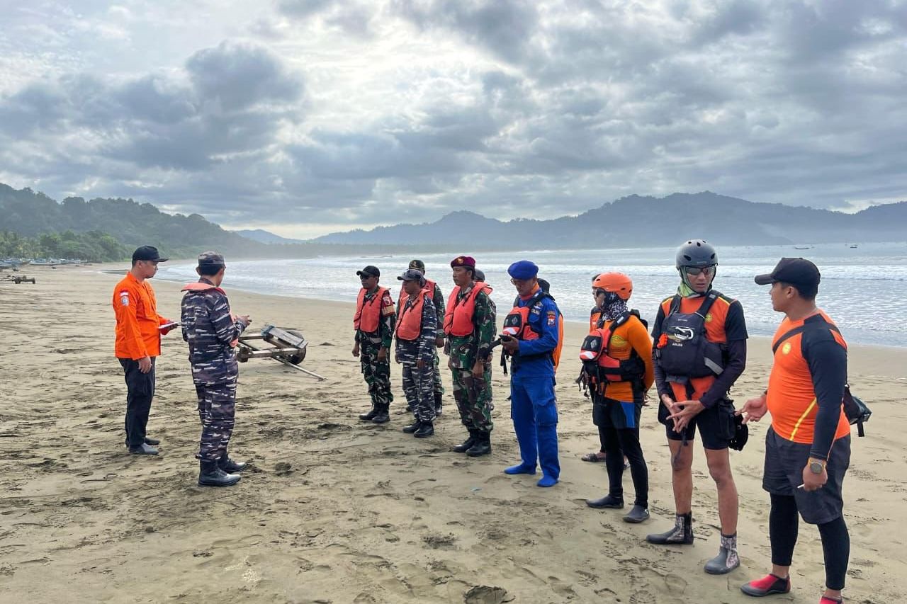 Seorang Pemancing di Banyuwangi Hilang Disapu Ombak Pantai Sukamade