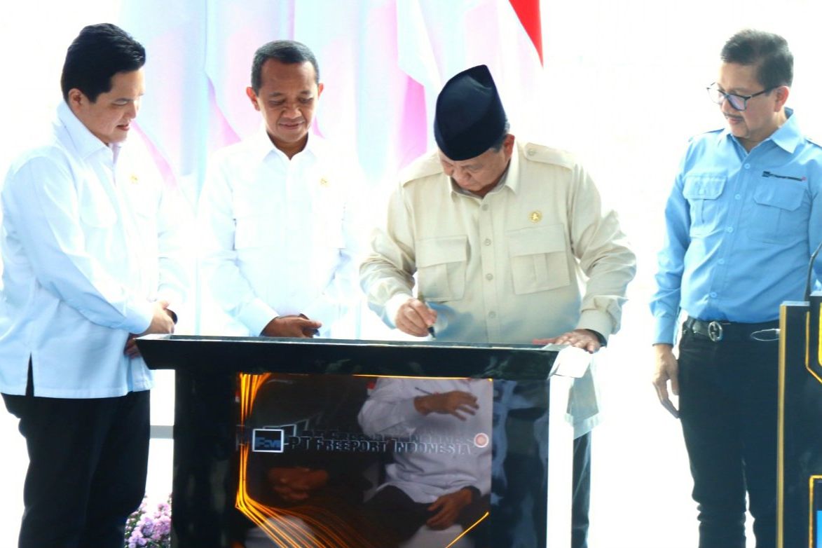 Presiden Prabowo Resmikan Pabrik Pemurnian Logam Mulia Smelter PT. Freeport Indonesia di Gresik