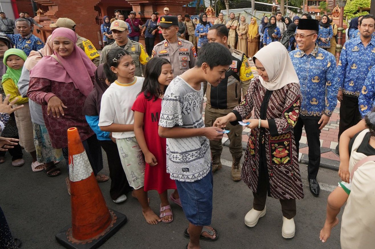 Diserbu Warga, Ning Ita Bagikan 1.000 Voucher Takjil ke Masyarakat Kota Mojokerto
