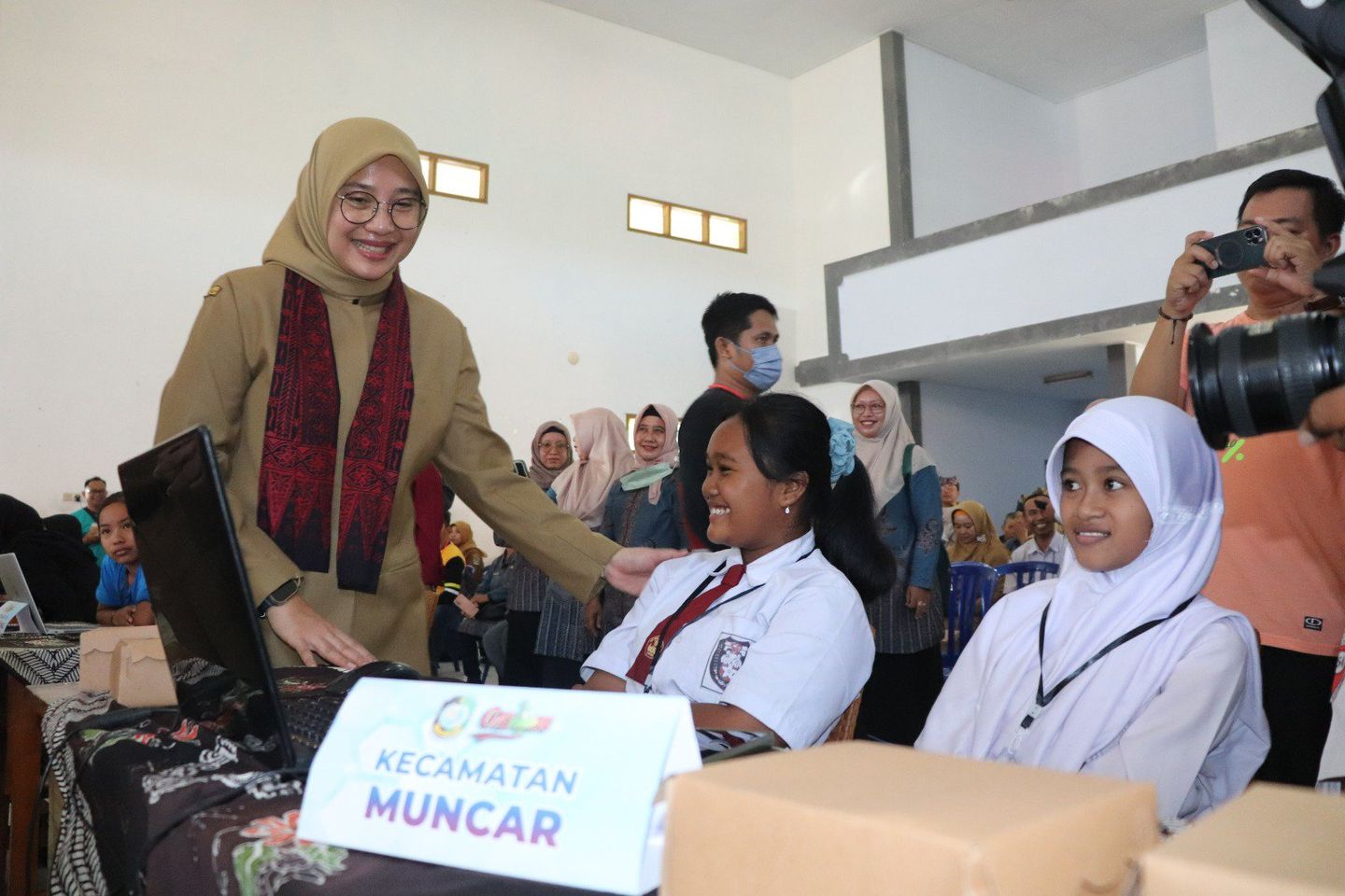 Inovasi Smart Gasing Mengantar Enam Guru Banyuwangi Bertemu Presiden