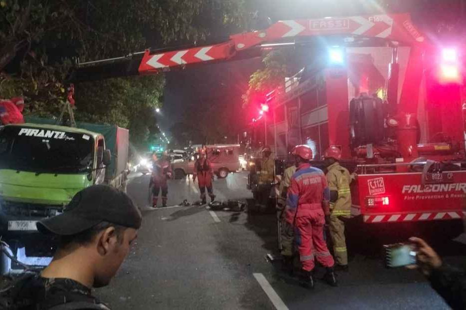 Lima Kendaraan Terlibat Lakalantas Beruntun di Kenjeran Surabaya, Satu Sopir Tergencet