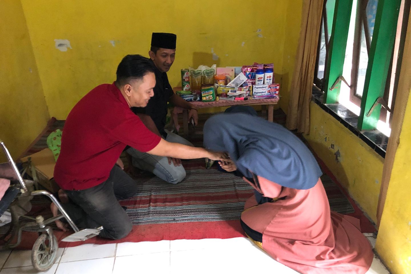 Asa di Balik Keterbatasan Alfita yang Harus Merawat Neneknya Seorang Diri