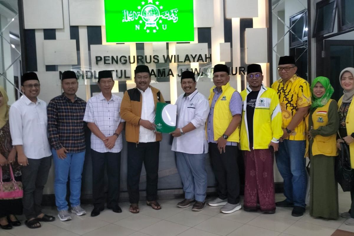 Golkar Jatim Serahkan Sapi Kurban pada PWNU Jatim 