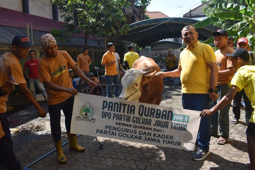 DPD Golkar Jatim Pastikan Daging Kurban yang Dibagikan Layak Konsumsi