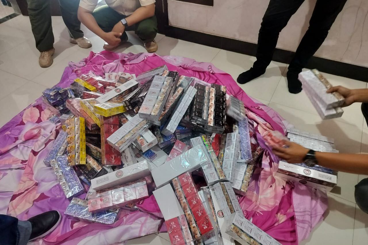 Satpol PP Jombang dan Bea Cukai Kediri Sita Puluhan Ribu Rokok Ilegal Siap Edar