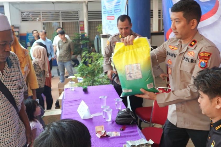 Stabilkan Harga Sembako, Polres Gresik Gelar Gerakan Pangan Murah