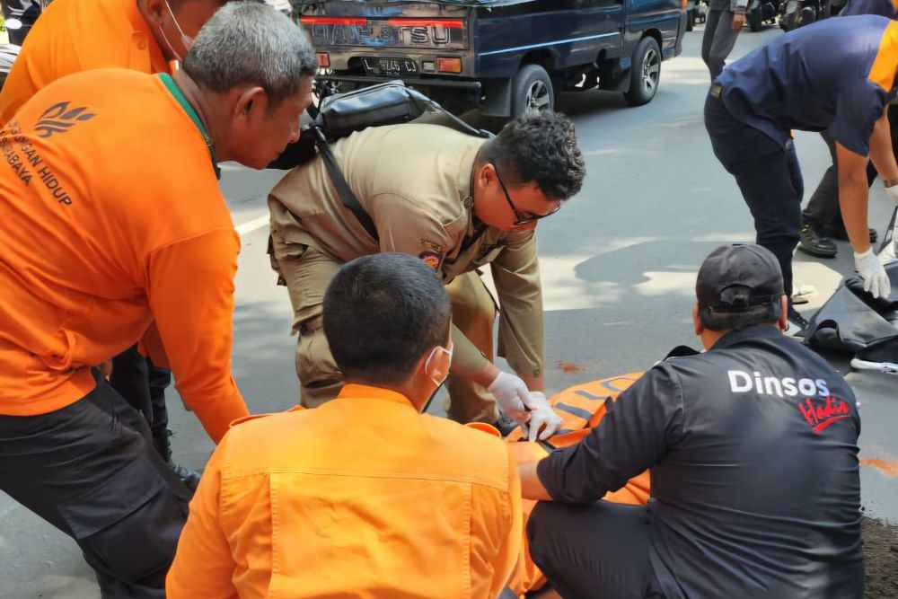 Hendak Salip Pemotor di Depannya, Perempuan Muda Tewas di Bratang Binangun Surabaya