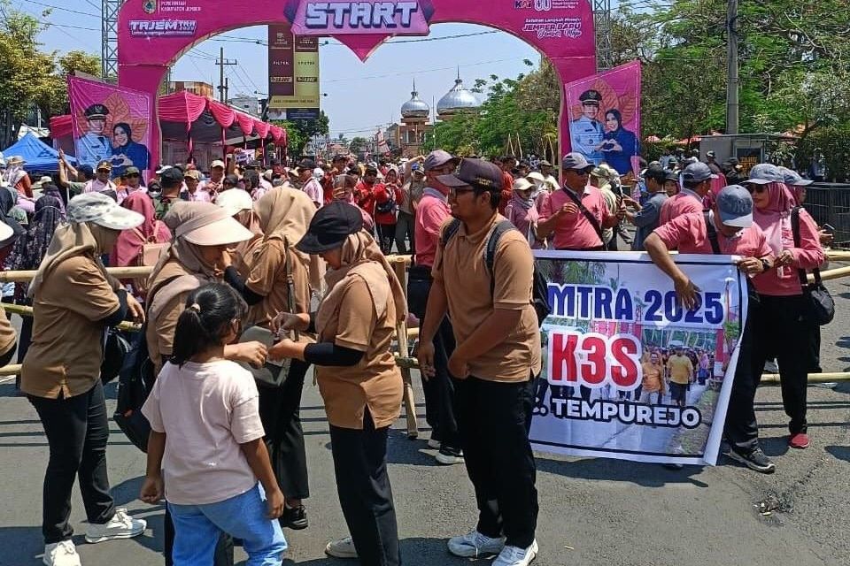 Belasan Ribu Peserta Meriahkan Tajemtra 2025 di Jember