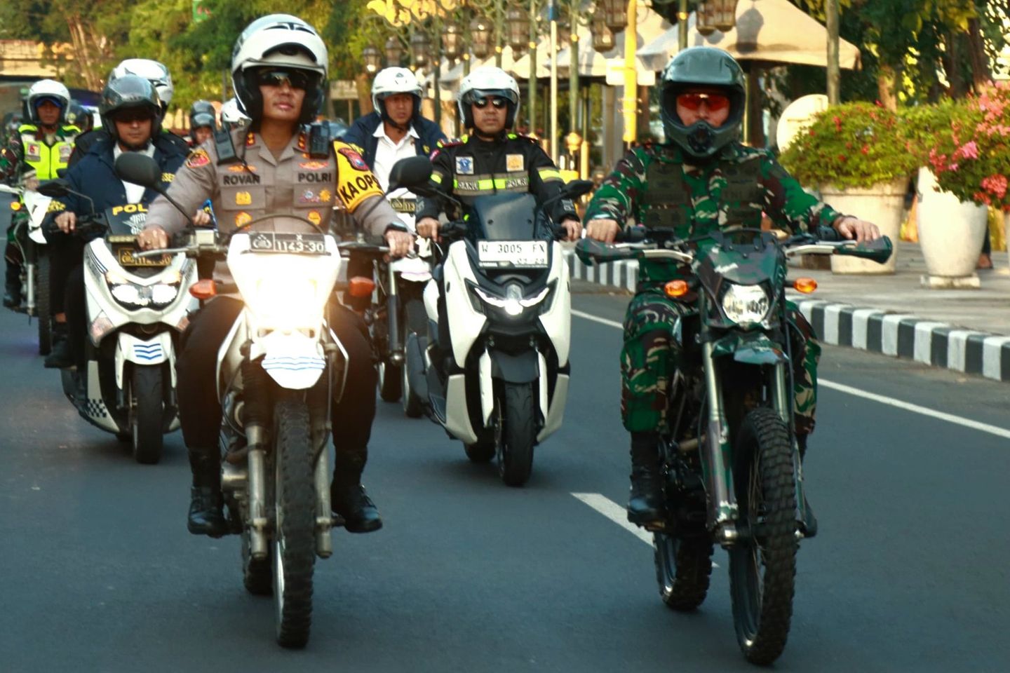 Jaga Keamanan, Polres dan Kodim Gresik Gelar Patroli Skala Besar