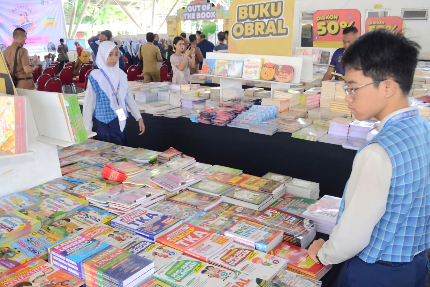 Tumbuhkan Minat Baca, Pemkab Gresik dan Mizan Gelar Festival Literasi Out of The Book