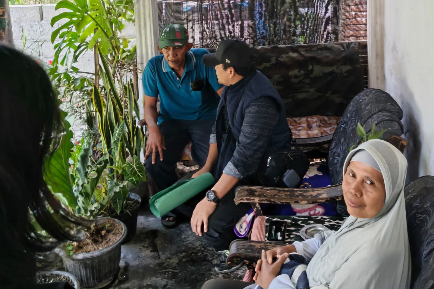 Sempat Berontak, Wanita Buron Terpidana Korupsi Lahan Pemkot Surabaya Ditangkap
 