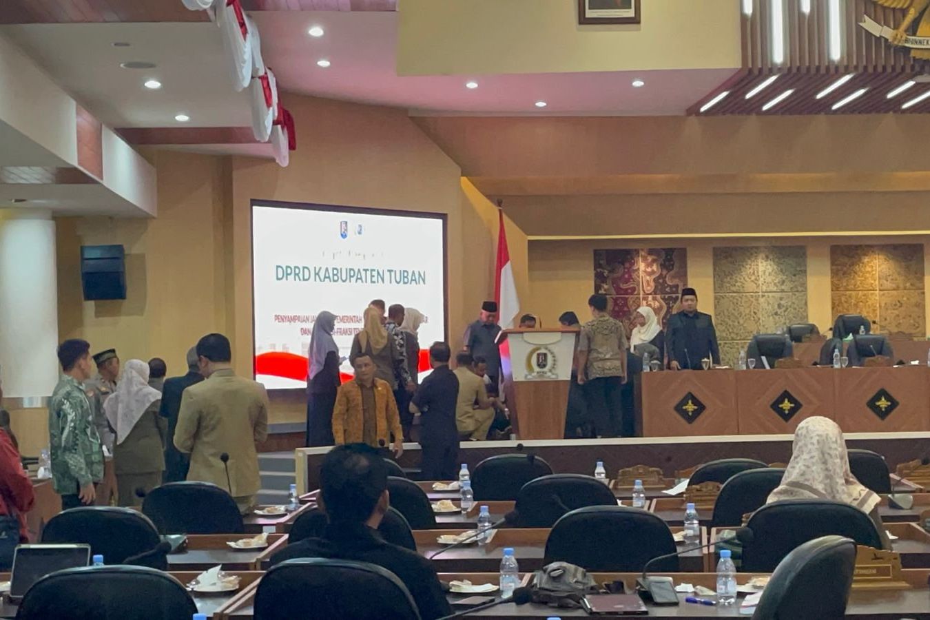 Wabup Tuban Pingsan di Mimbar Rapat Paripurna DPRD