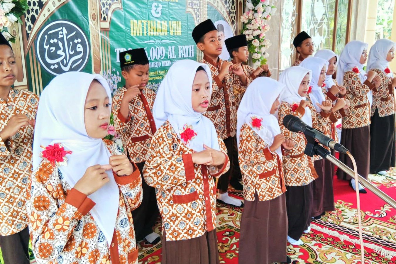 Khataman dan Imtikham Memupuk Kecintaan Santri TPQ Al Fath Terhadap Al-Qur’an