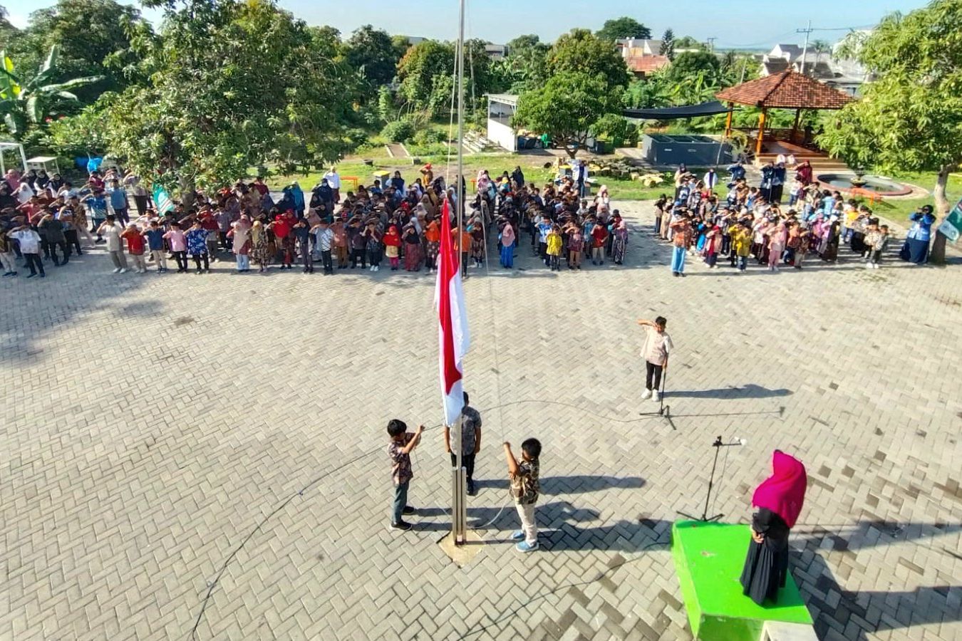 Peringatan HGN 2025 di SD Almadany: Guru Tak Tergantikan AI