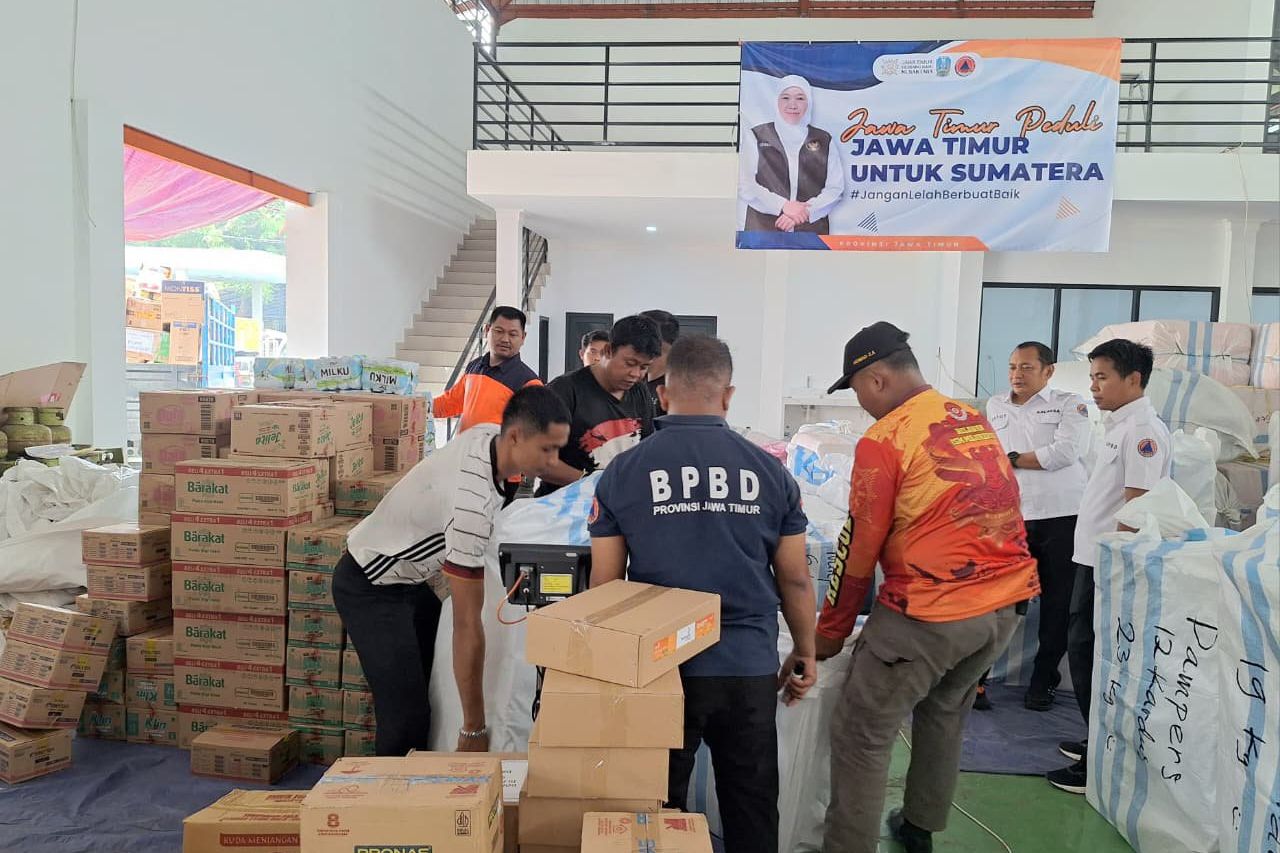 Pemprov Jatim Memperpanjang Posko Bantuan Banjir dan Longsor Sumatra