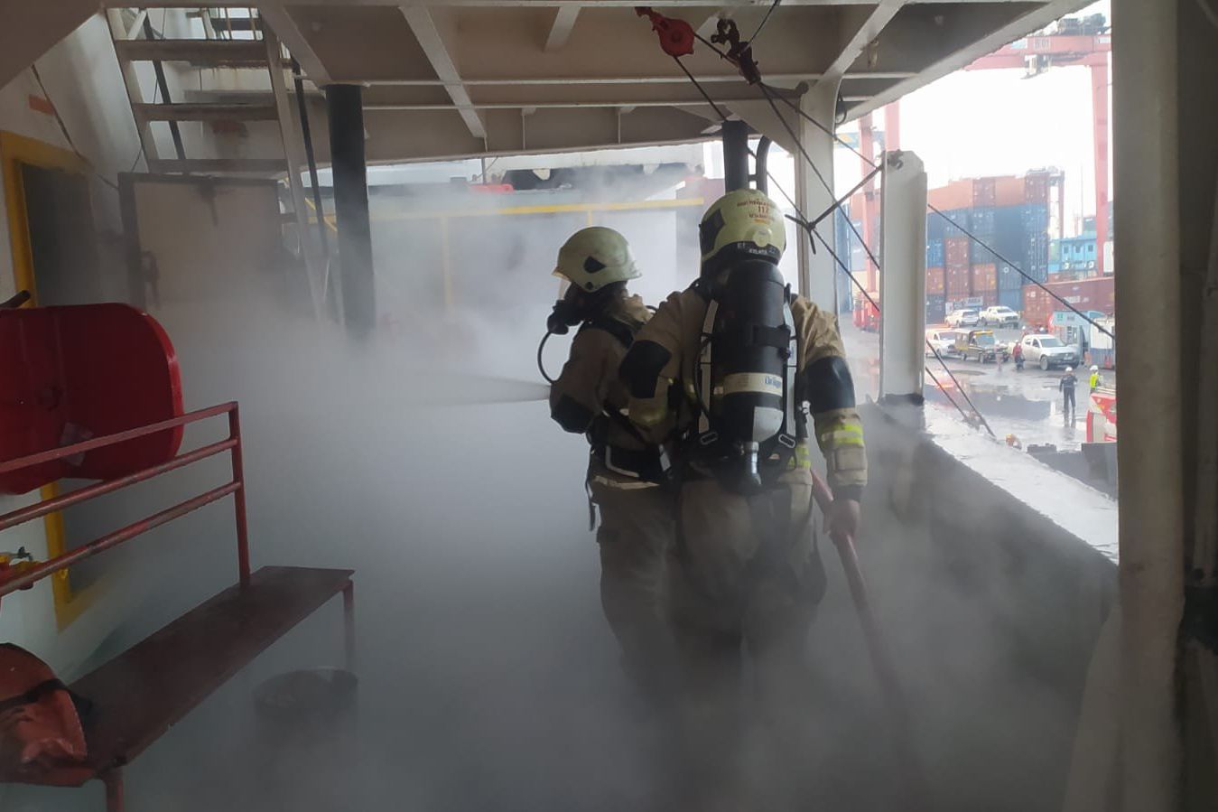 Mesin Diduga Bermasalah, Kapal Kontainer Verizon Surabaya Terbakar