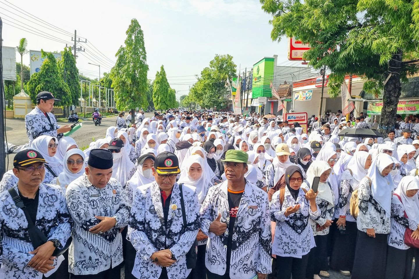 Tuding Mutasi Kepala SMKN 1 Salahi Aturan, PGRI Ponorogo Somasi Gubernur