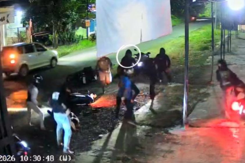 Hajar Pemuda Berjaket “Shorenk” di Gresik, Satu Pelaku Ditahan dan Tiga Lainnya Buron