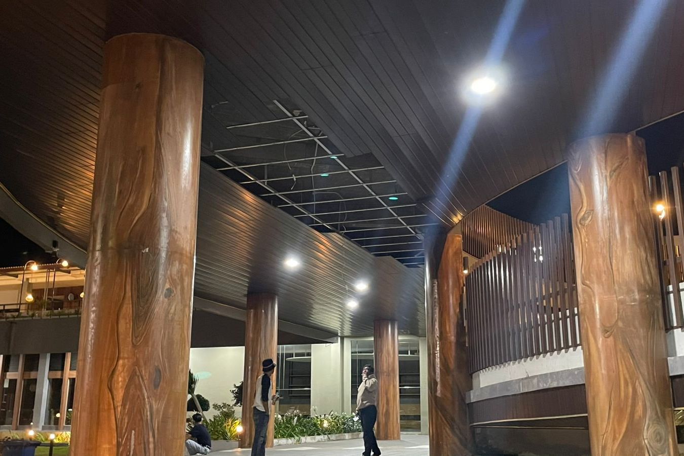 Diterjang Angin Kencang, Plafon Gedung di Taman Tuban Abirama Ambrol