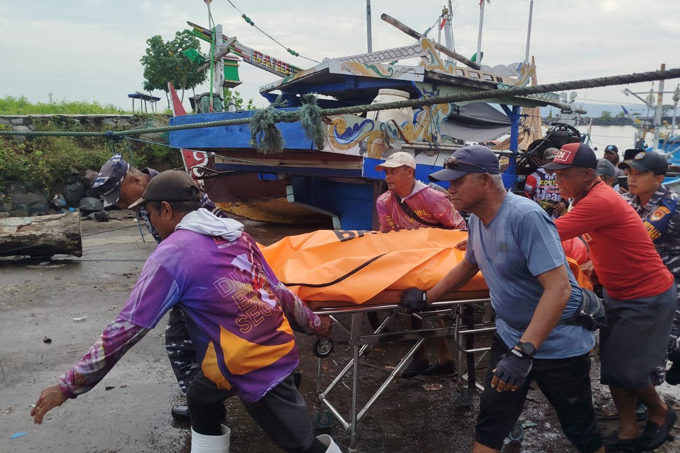 Maut di Pelabuhan Muncar, Nelayan Asal Situbondo Tewas Saat Kuras  Kapal