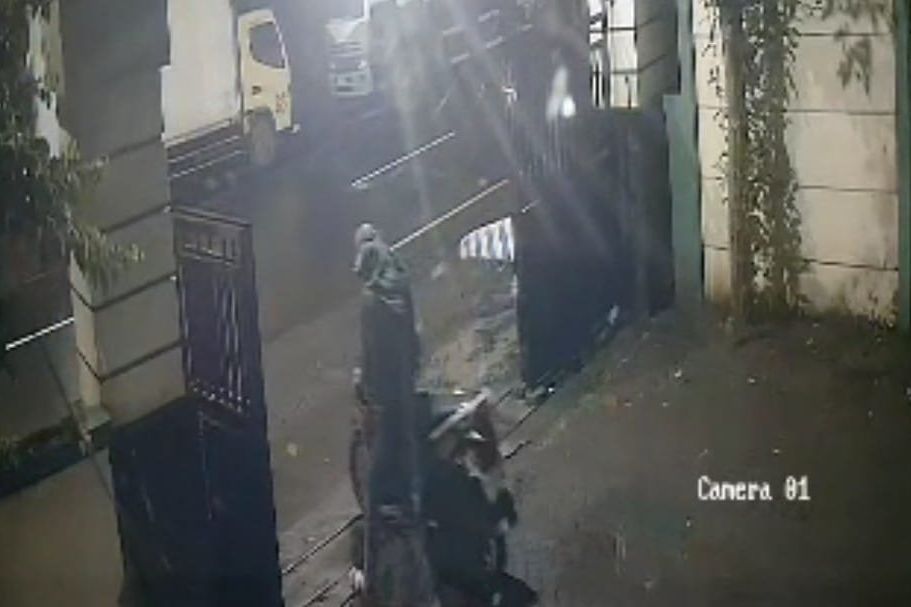 Pencuri Bersarung Mirip Ninja Gondol Motor Warga Rusunawa Bayuangga
