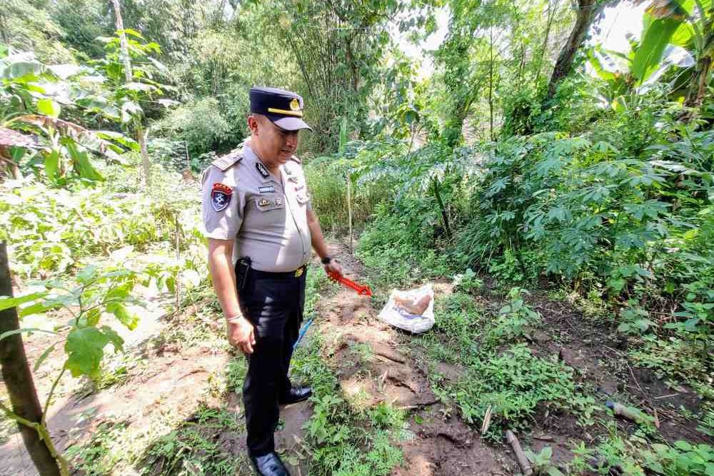 Mortir jenis Artileri Ditemukan di Tepi Sungai Ponorogo