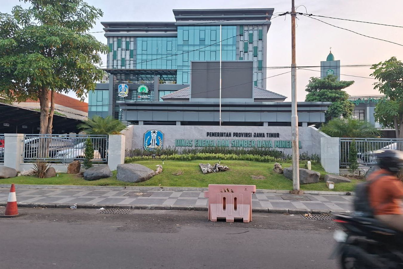 Usut Dugaan Pungli Penerbitan Izin, Kejati Geledah Dinas ESDM Jatim