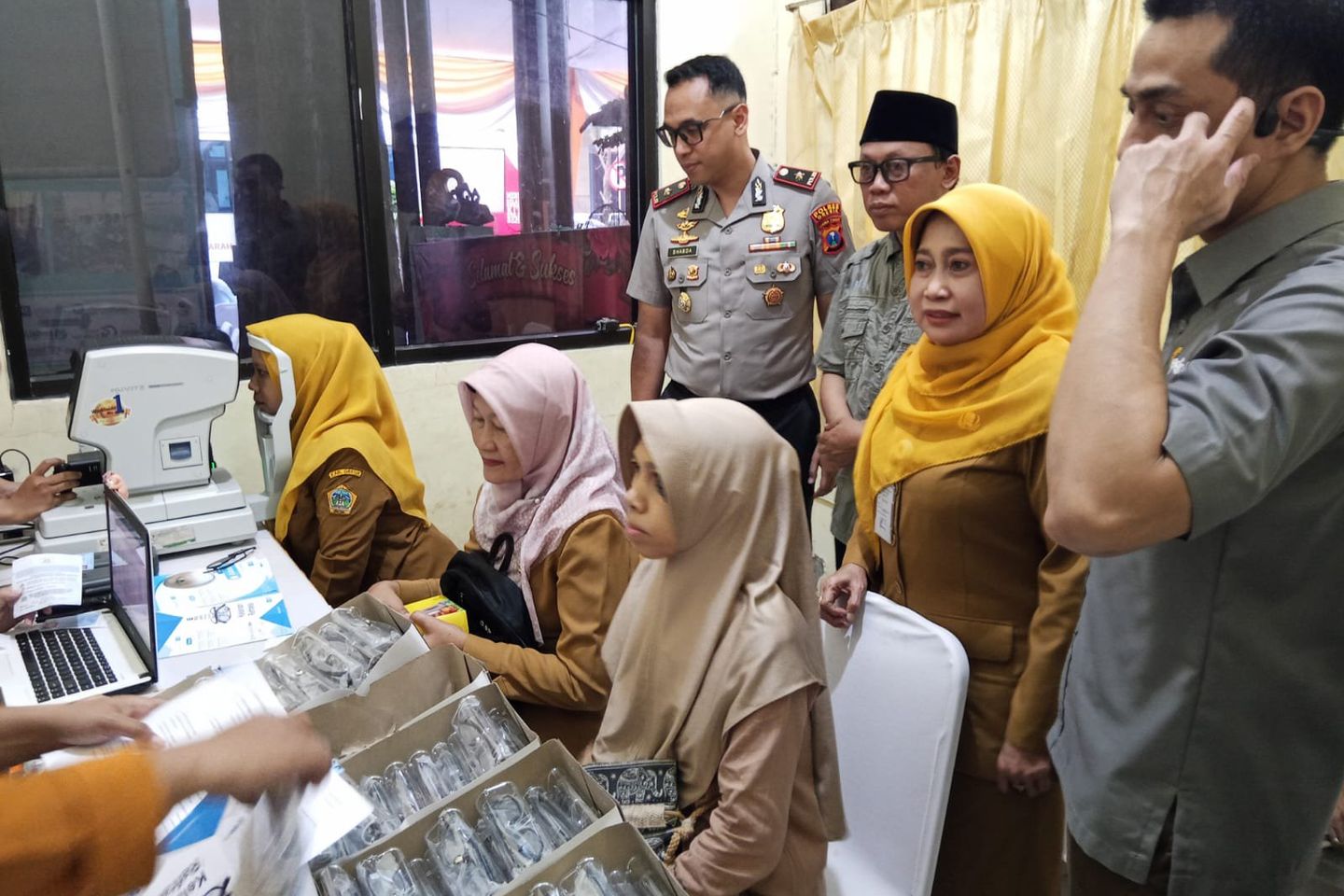 Ratusan Warga Ikuti Baksos Layanan Kesehatan Gratis yang Digelar KWG