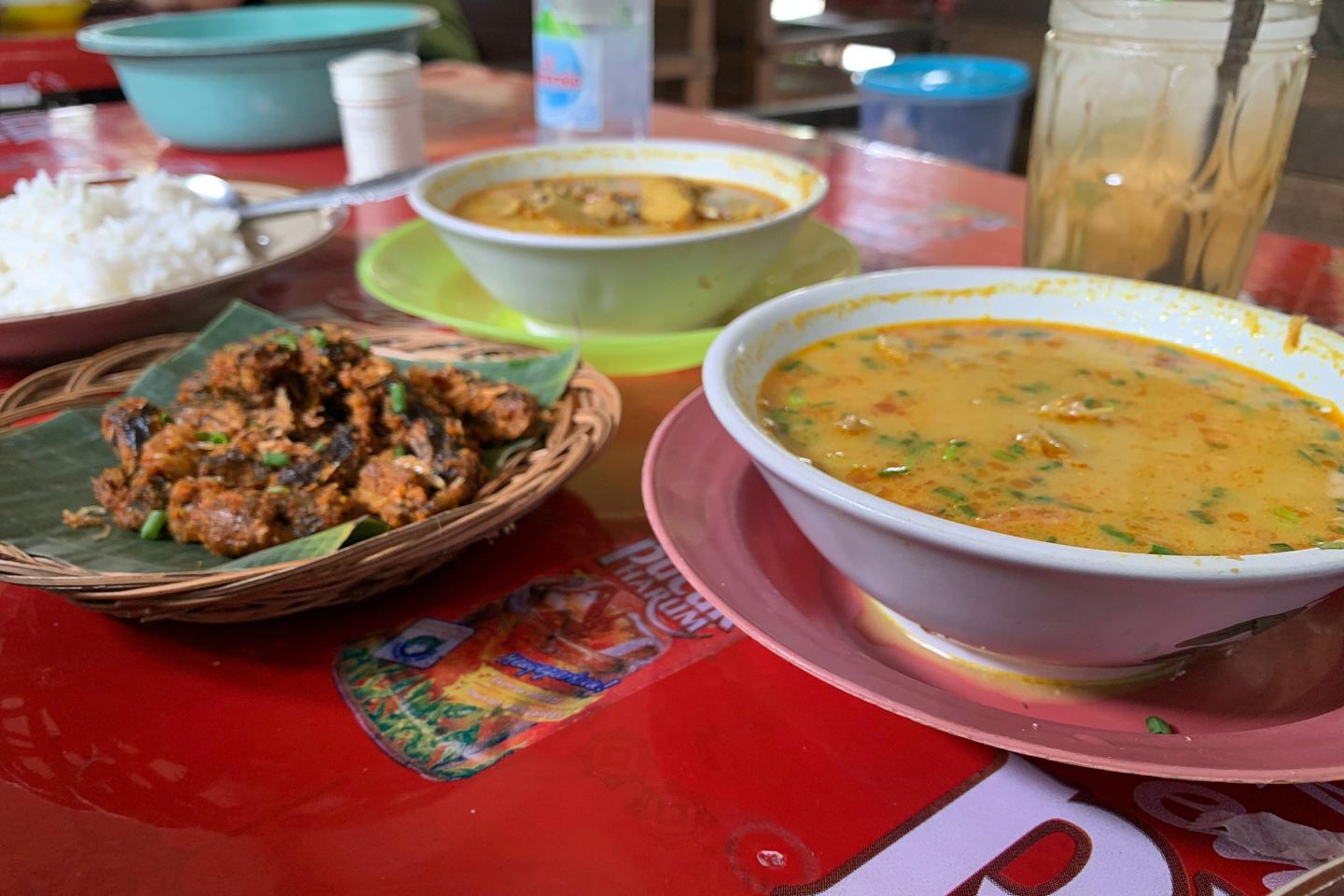 Sensasi Pedas Gurih Becek Mentok dan Belut Rica di Warung Pak To Tuban