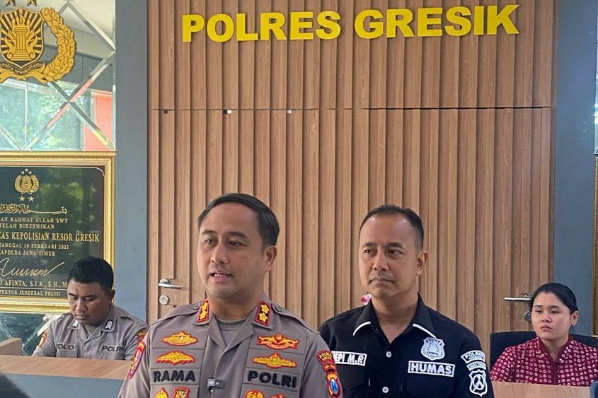 Menangis di SPKT, Perempuan di Gresik Mengaku Diancam DC Pinjol