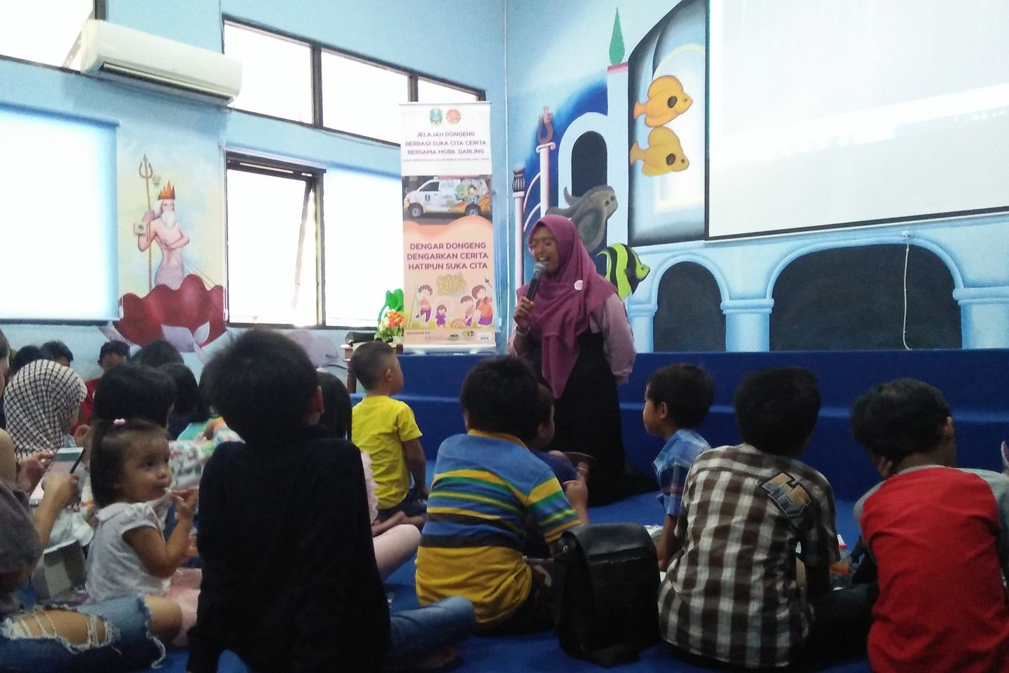 Ayo Mendengarkan Dongeng di Festival Dongeng Surabaya