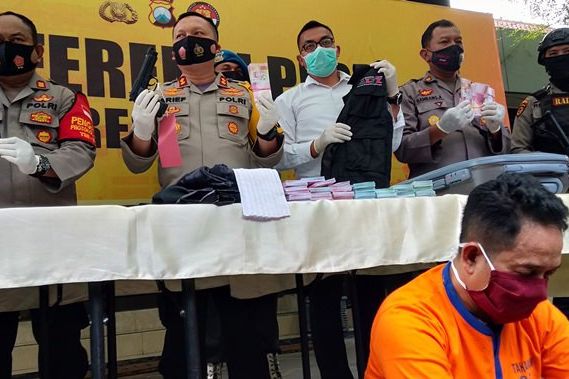 Penyidik KPK Gadungan Tipu Kepala Sekolah dan Masyarakat
