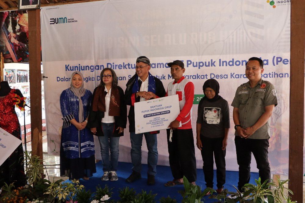 Tingkatkan Mutu Pertanian di Desa Karangpatihan Ponorogo, Pupuk Indonesia Sumbang 2 Ton Pupuk