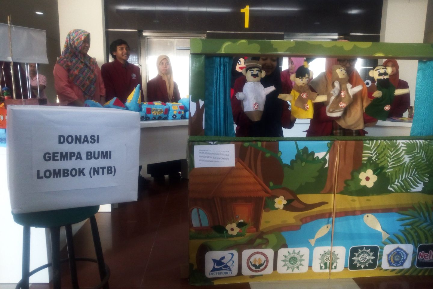 UM Surabaya Donasikan Mainan Inovatif untuk Korban Gempa Lombok