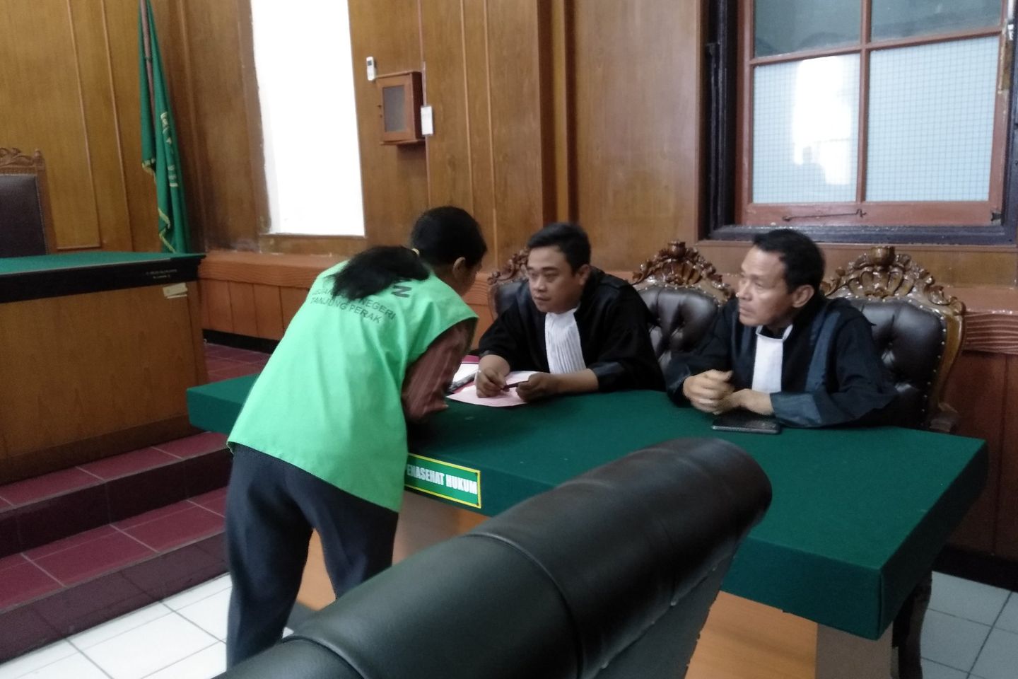 Gara-gara Handphone, Ibu Tiri Diadili Karena Aniaya Anaknya