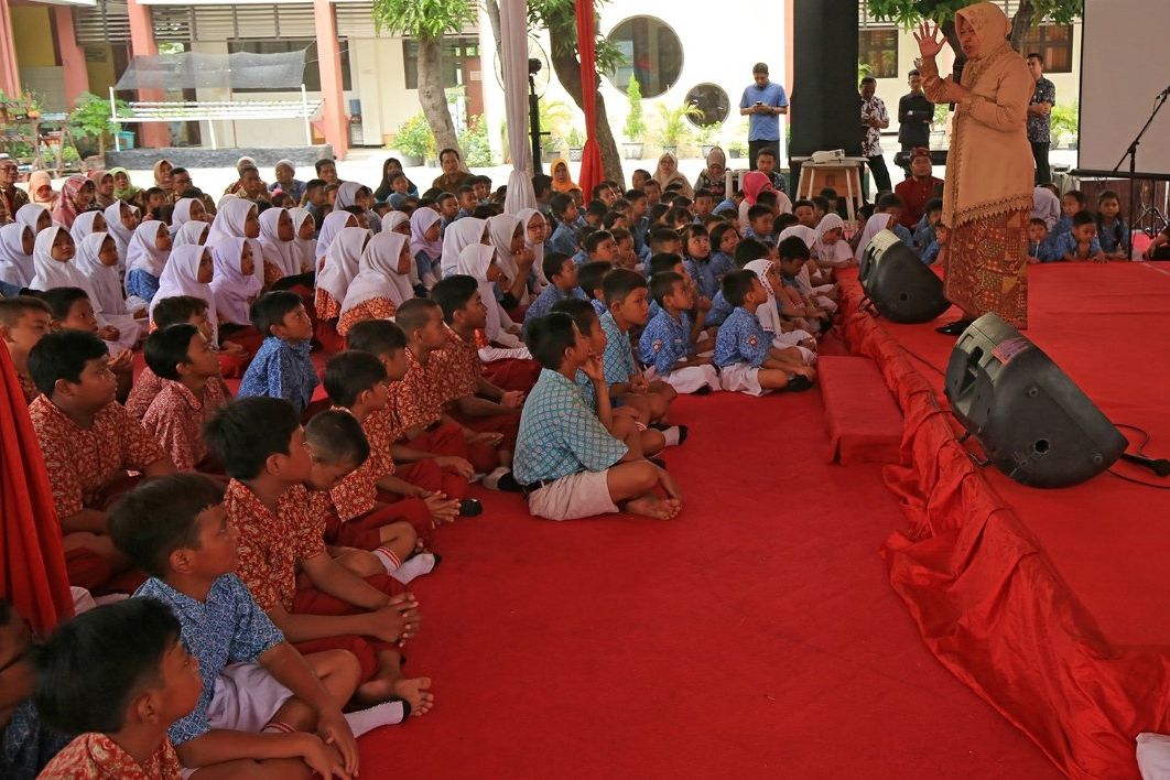 Respons Perilaku Negatif Anak, Risma: Berikan Ruang Bermain dan Ubah Metode Mengajar