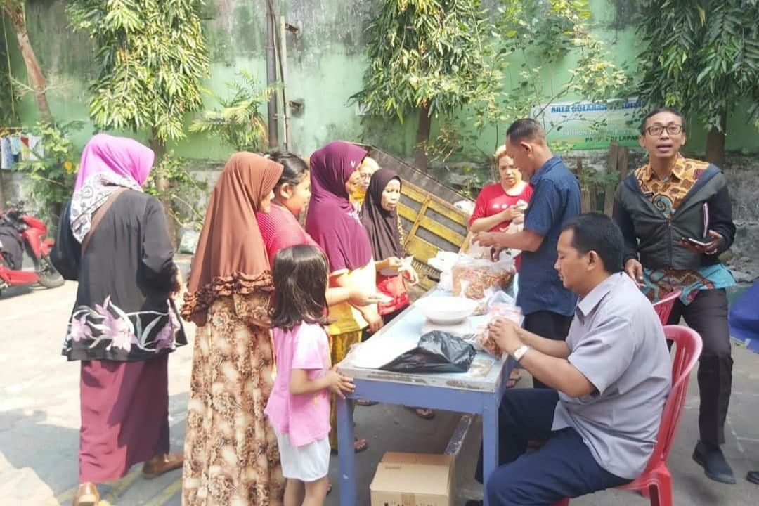 Stabilkan Harga, Dinas Perdagangan Surabaya Gelar Operasi Pasar
