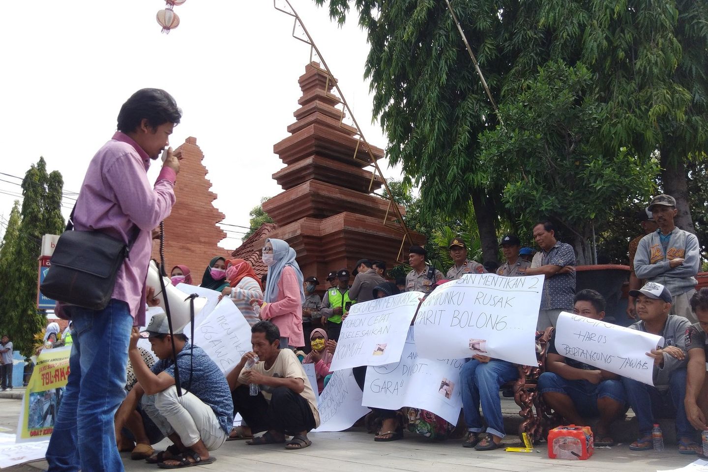 Protes Proyek Mangkrak, Warga Mojokerto Desak DPRD Interpelasi Wali Kota