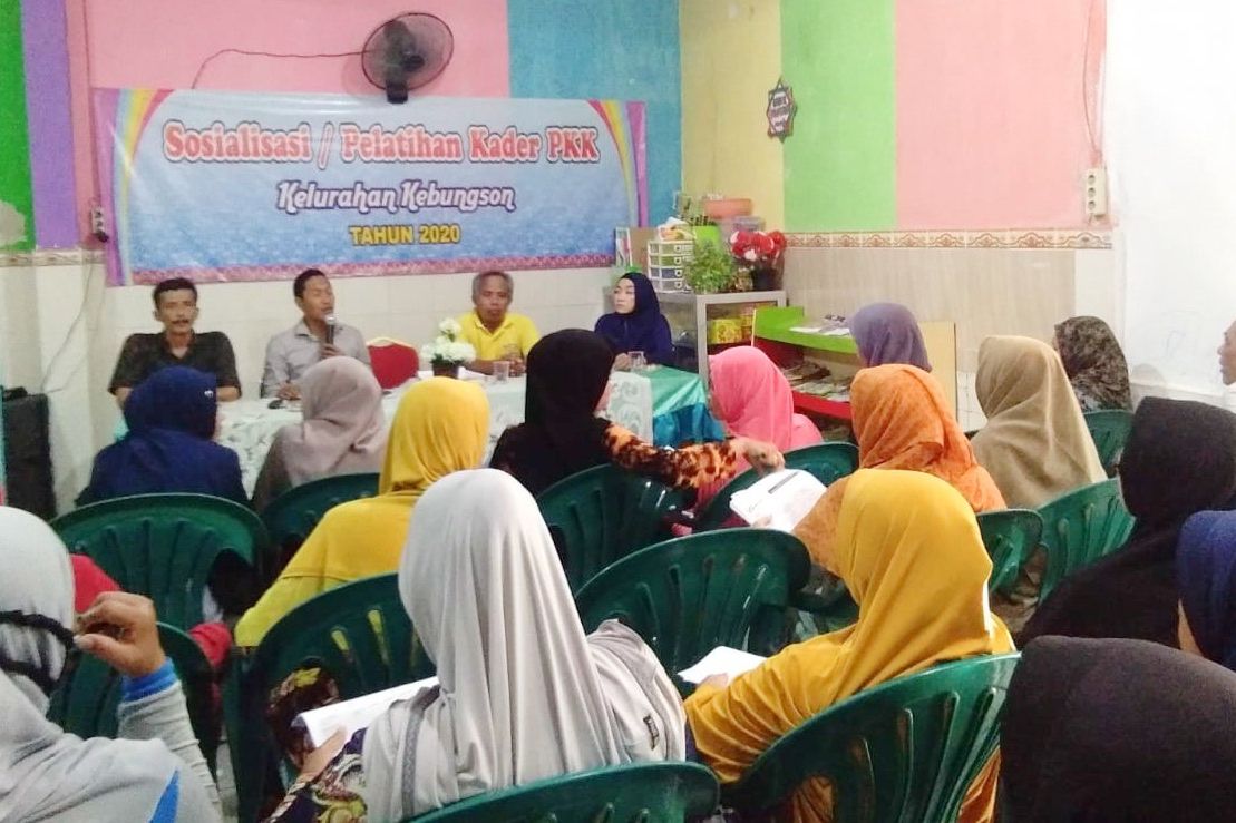 Ibu-Ibu PKK di Gresik Diberi Sosialisasi Ekonomi Kerakyatan