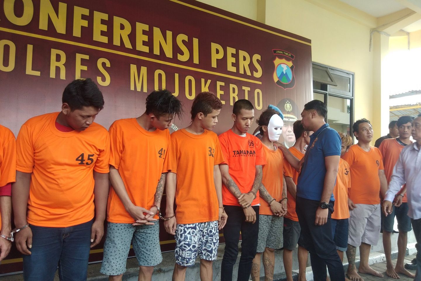 Remaja Putus Sekolah di Mojokerto Edarkan Sabu