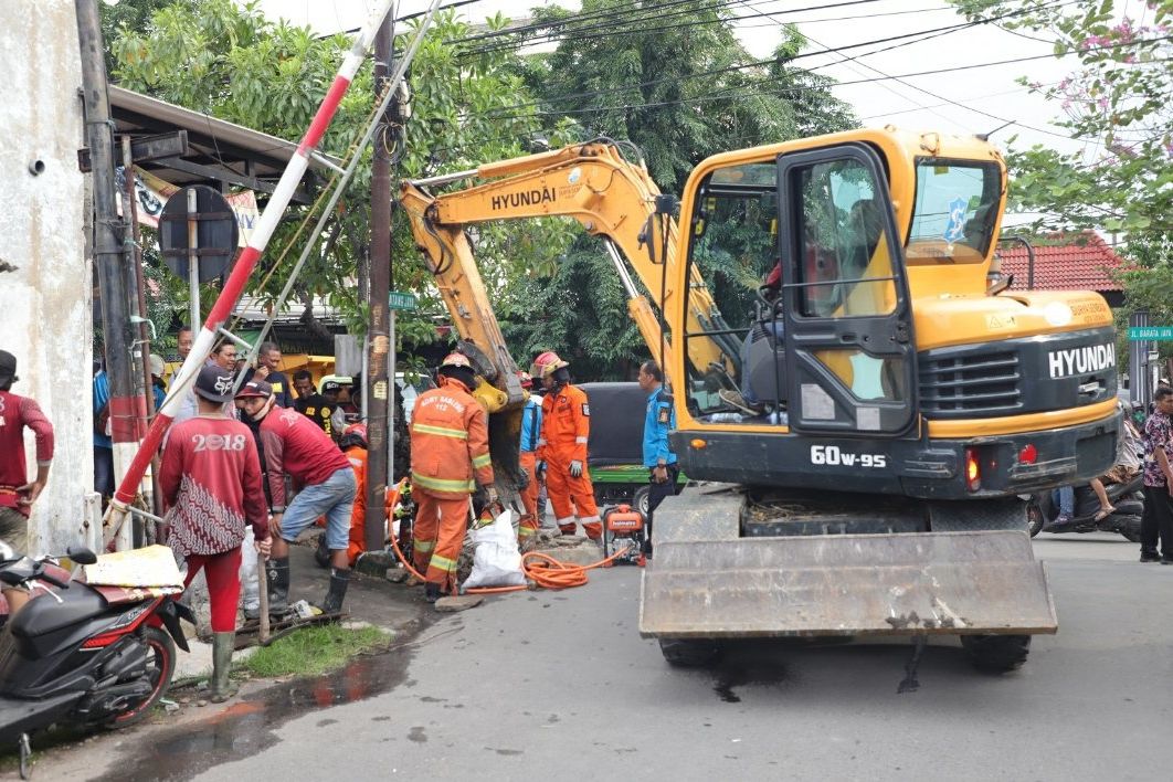 Warga Surabaya Diminta Tak Dirikan Bangunan Permanen di Atas Saluran Air