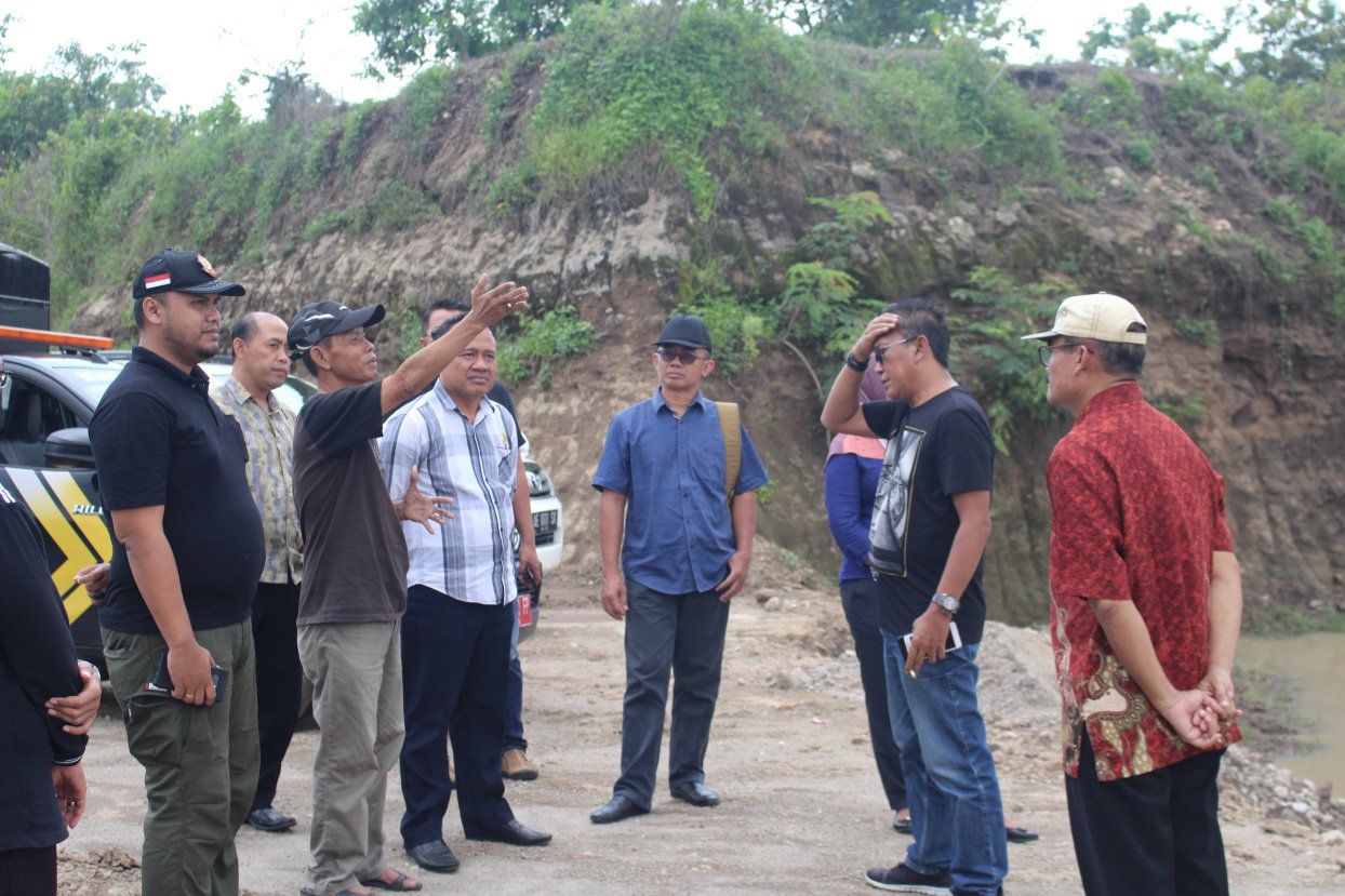 Tambang Galian C di Madiun Rusak Jalan dan Kesuburan Tanah