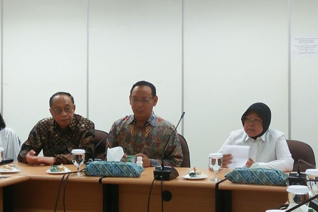 Pemkot Surabaya Siap Jemput dan Tanggung Biaya Warga <em>Suspect</em> Corona