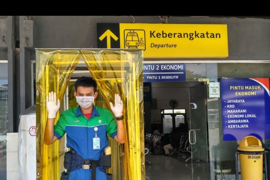 Dianggap Aman, Penanganan Covid-19 di Jatim Tetap Gunakan Disinfektan
