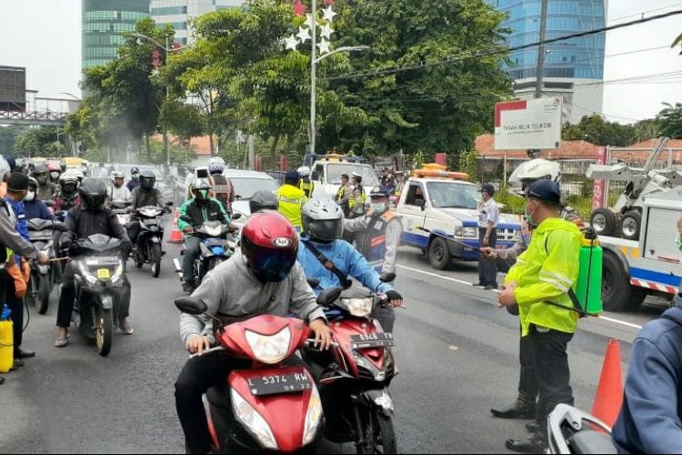 Dana Proyek dan Pengadaan Barang di Surabaya Dialihkan untuk Penanganan Corona