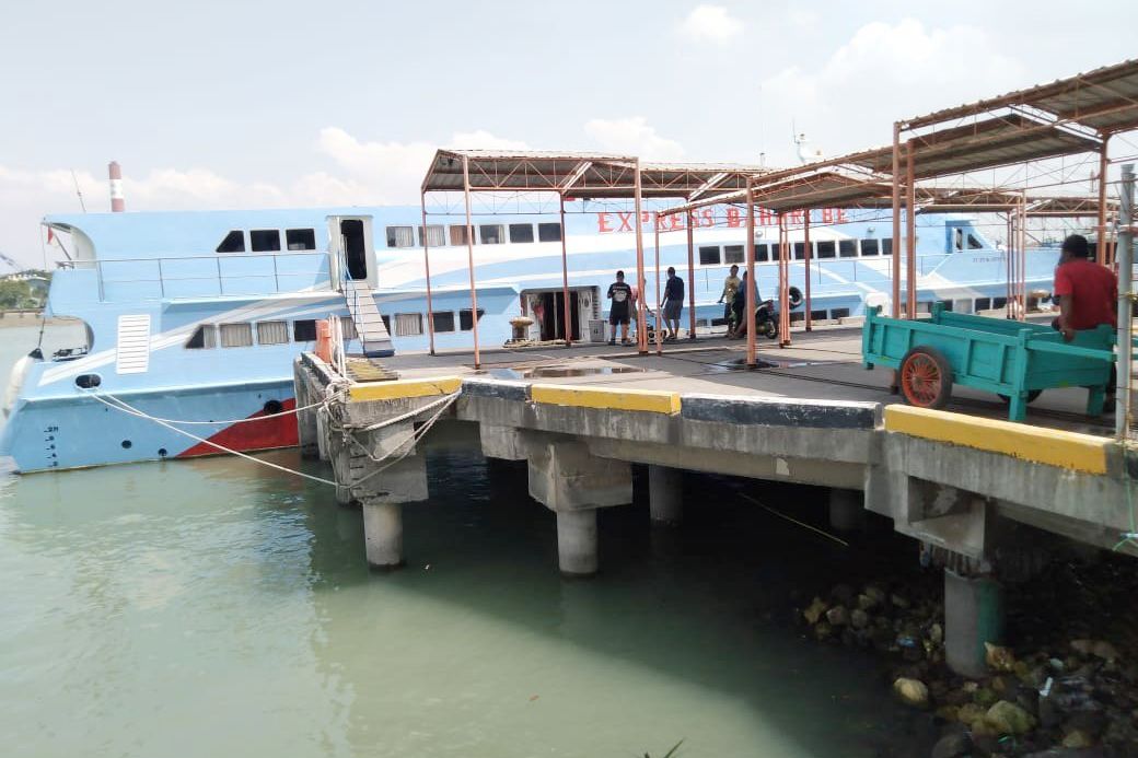 Cegah Covid-19, Penyeberangan Kapal Penumpang ke Pulau Bawean Dihentikan