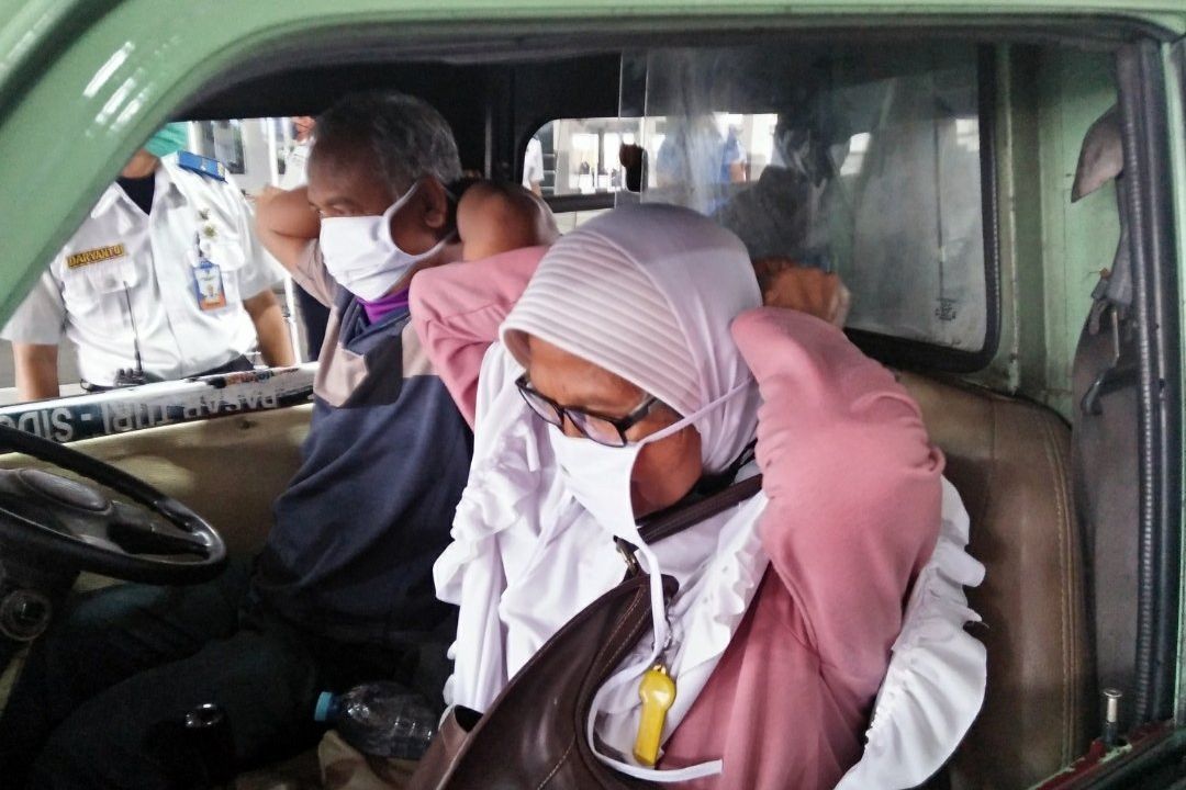 Sopir dan Penumpang Angkot Tak Pakai Masker Dilarang Berangkat