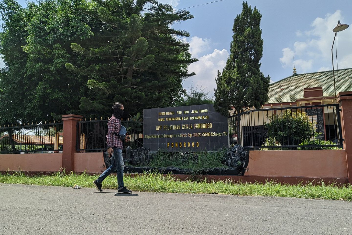 Warga Ponorogo Protes Rencana Balai Latihan Kerja Jadi RS Darurat Corona